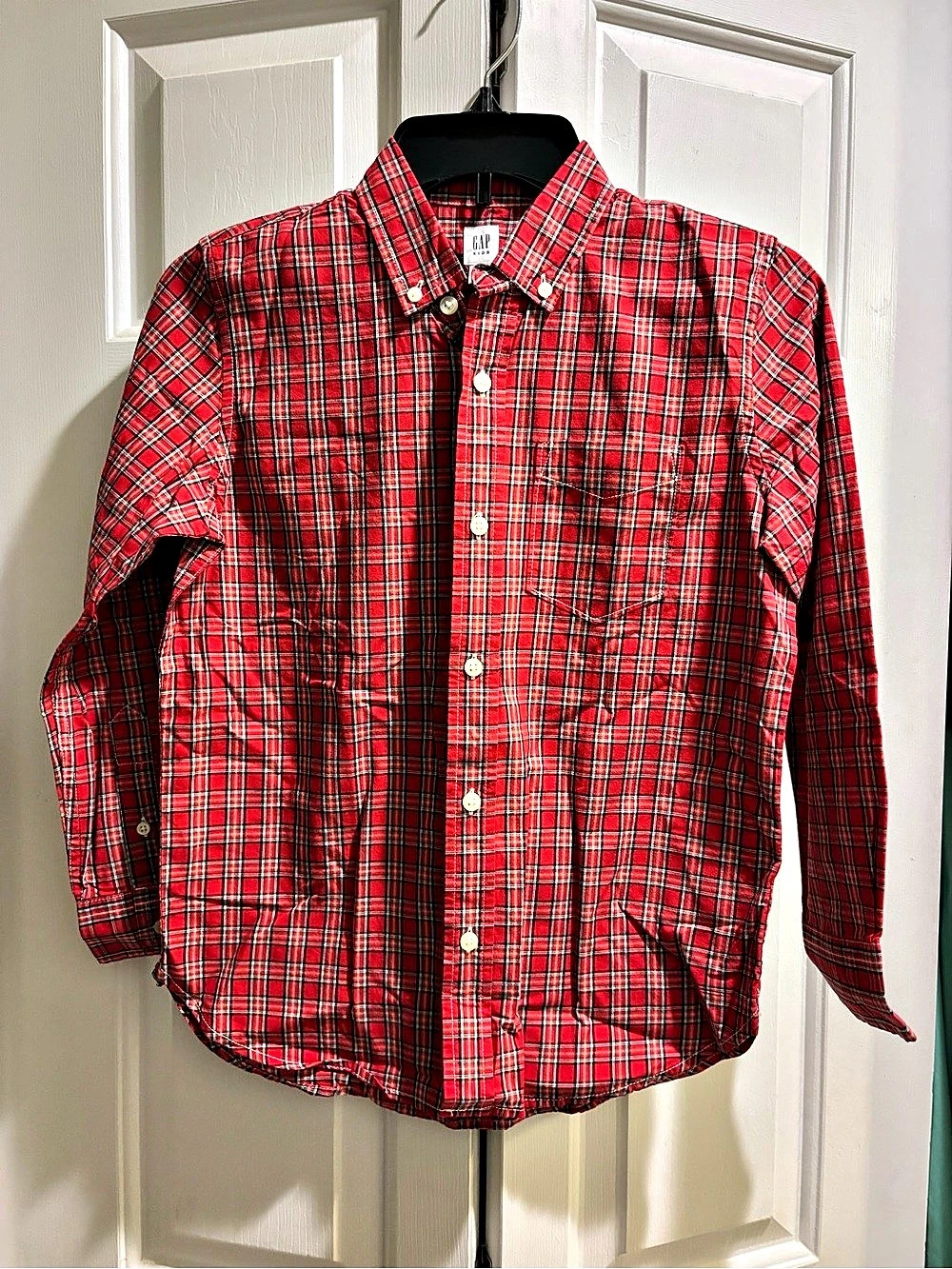 Gap Boys Plaid Button Down Shirt in Red & Black Size Large NWT